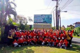 Puluhan siswa SMK Jateng kunjungi industri Pak Oles