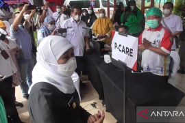 Khofifah: Kuatkan kembali protokol kesehatan dan percepat vaksinasi "booster"