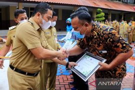 Wali Kota minta camat perbanyak bangun kampung iklim