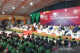 Peserta R20 bertemu ribuan santri Ponpes Pandanaran