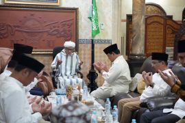 Menhan Prabowo sowan ke kediaman Rais Aam PB NU di Surabaya