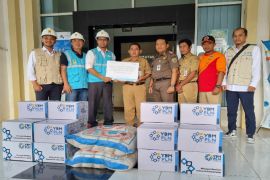 PLN berikan bantuan sembako untuk korban terdampak puting beliung