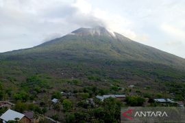 Erupsi Ile Lewotolok di Lembata menurun