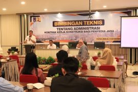 Puluhan badan usaha jasa konstruksi di Payakumbuh diberi Bimtek tertib administrasi kontrak kerja