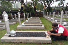 Pengamat: Pemerintah harus lebih menghargai dan memuliakan profesi guru