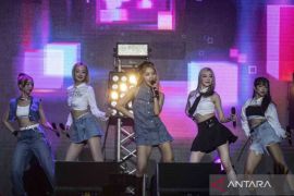 Girl Band asal Korea, Secret Number goyang panggung Joyland Festival 2022 Page 1 Small