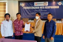 Bawaslu Paser jalin kerjasama dengan UMKT awasi Pemilu