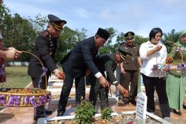 Masyarakat Kapuas Hulu diajak untuk teladani pahlawan jaga NKRI