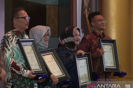 Empat ilmuan berdedikasi terima Anugerah Habibie Prize 2022