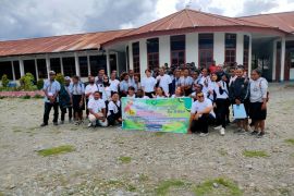 Dokter alumni  Uncen bantu pemerintah tekan penyebaran AIDS