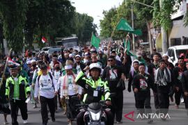 Ribuan orang ikuti napak tilas perjuangan Pahlawan Nasional Kiai As'ad