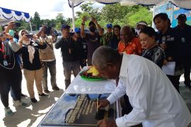 Bupati Jayapura meresmikan Puskesmas Khomba Waliyauw