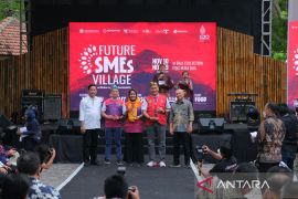 Kampanyekan Penggunaan Electric Vehicle, PLN Sukseskan Tour Mobil Listrik Jakarta-Bali Bersama Kemenhub