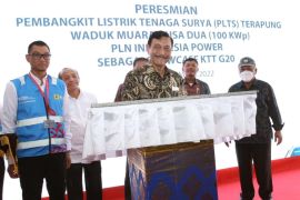 Menko Luhut resmikan PLTS Terapung PLN di Nusa Dua Bali