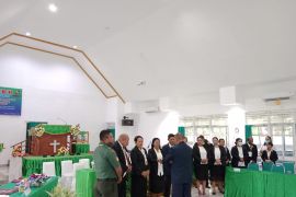 Babinsa Posramil 1708-01/BT hadiri sidang jemaat GKI Raja Damai Korem 173