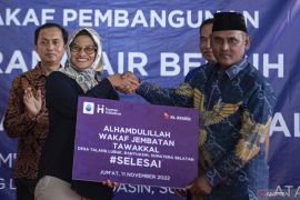 Peresmian Jembatan Desa dan Sarana Air Bersih dari XL Axiata Page 3 Small