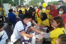 Ratusan warga Ambon periksa kesehatan gratis peringati Hari Diabetes