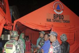 Pj Bupati Tapteng kunjungi korban banjir dan longsor di Barus