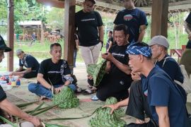 Ubaya ajak perangkat Desa Ketapanrame studi banding ke Yogyakarta