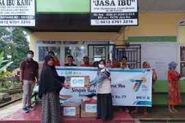 Berbagi kebahagiaan , YBM PLN UP3 Payakumbuh santuniyatim dhuafa dan lansia