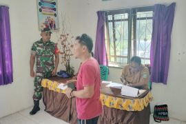 Babinsa Koramil Biak Kota amankan pemilihan Bamuskam