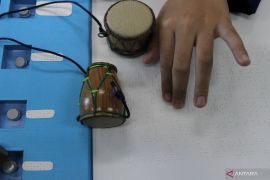 Inovasi buku pembelajaran interaktif untuk tuna netra