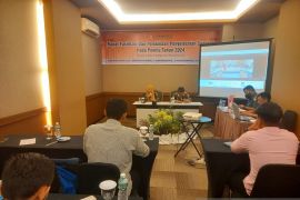 Bawaslu Padang edukasi Panwascam selesaikan sengketa acara cepat