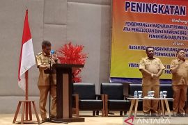 Seratusan kepala kampung Biak Numfor mendapat pembelajaran antikorupsi