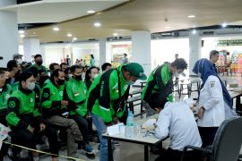 Pemkot Surabaya tuntaskan penyaluran BLT BBM pengemudi angkutan umum