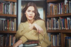 Raisa kisahkan ketidakpastian dalam lagu "Bertahan / Pergi"