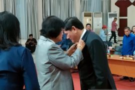 Ketua DPRD Manado Lantik Franklin Sinjal Gantikan Towoliu