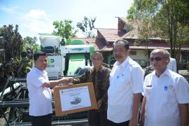 Pemkab Sambas bantu sebanyak 176 alat pertanian untuk tingkatkan produktivitas