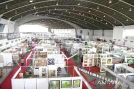 Lukisan karya SBY dijual di Pasar Seni Lukis Indonesia XIII di Surabaya