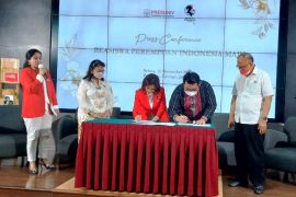 PIM dan Presiden University sediakan 400 beasiswa S1