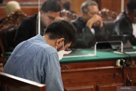 Sidang putusan terdakwa pencabulan santriwati MSAT