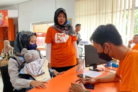 Petugas siap datangi pekerja yang sakit cairkan BSU