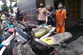 Polres Garut ungkap sindikat pencurian sepeda motor dan mobil