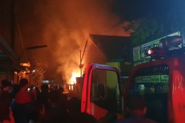 Kantin SD 1 Lambheu hangus dilalap api