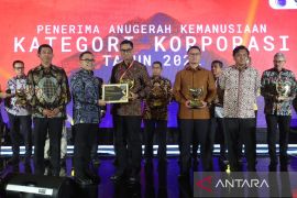 PLN raih dua penghargaan atas kontribusi di bidang kemanusiaan dan penanganan COVID-19