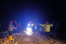 BPBD dan Kepolisian kerja sama atasi banjir di Mabar