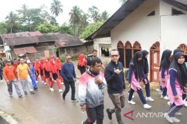 Animo masyarakat ikut jalan santai meriahkan HUT ke-72 Tapsel cukup tinggi