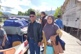 Mantan Kepala Desa Sutera KKU  dapat umroh gratis dari Gubernur Kalbar