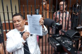 Hotman Paris: Konfrontir Teddy Minahasa dengan tersangka lain batal digelar