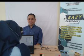 Imigrasi Palembang melakukan pelayanan "eazy passport" di enam kabupaten