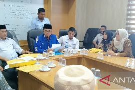 Dipecat saat cuti melahirkan, Kasi Pelayanan Desa Sawah mengadu ke DPRD Kampar