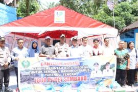 Wali kota dan Kapolres Sibolga berikan bantuan korban banjir dan tanah longsor Tapteng