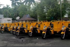 Pemkot Ternate salurkan 50 armada angkutan sampah