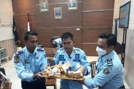 LP sita roti berisi HP