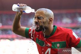 Sofyan Amrabat merapat ke Manchester United