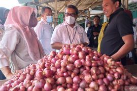 BI NTB gelontorkan ratusan kilogram tomat dan bawang  melalui OPM